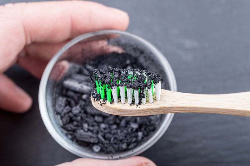 using charcoal to whiten teeth